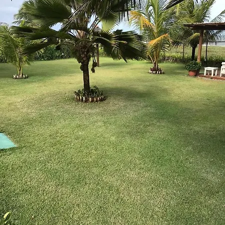 Itacimirim Village Pe Na Areia Exterior photo